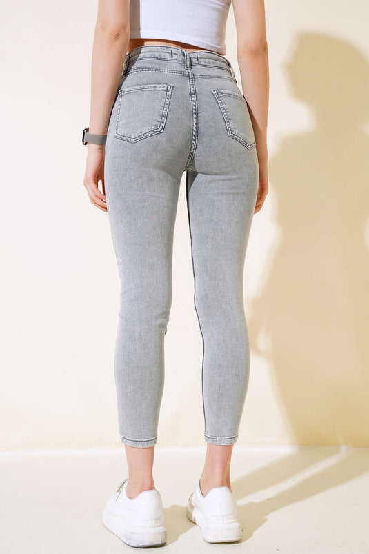 نحيل الجينز الرمادي الثلجي