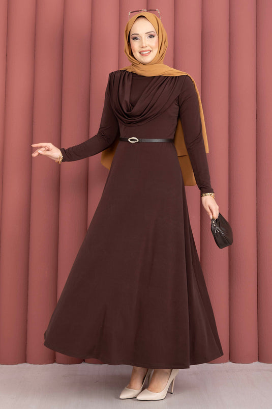 Sandy-Kleid mit V-Ausschnitt und Taillengürtel, Braun