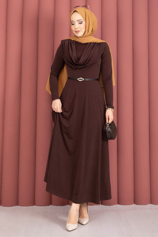 Sandy-Kleid mit V-Ausschnitt und Taillengürtel, Braun