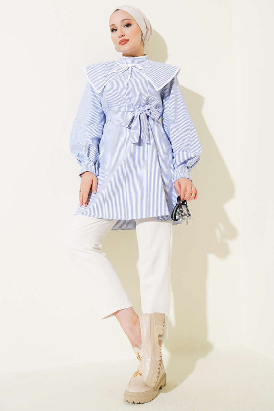 سترة زرقاء مخططة عمودياً بياقة بحرية