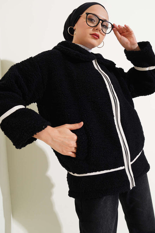 سترة جلدية سوداء بسحاب