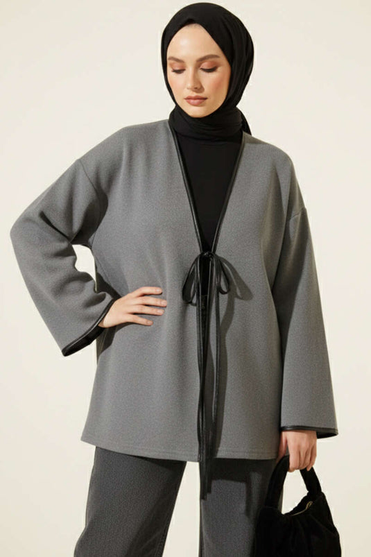 Kimono en cuir avec passepoil et aspect côtelé couleur fumée