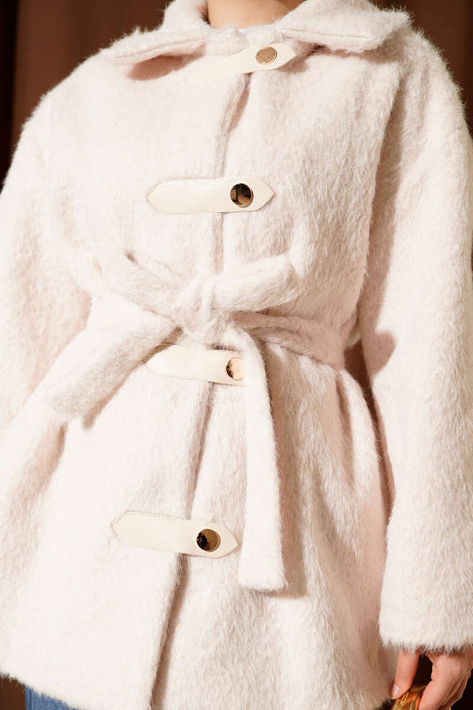 سترة جلدية مزودة بحزام مع لحية وبني فاتح