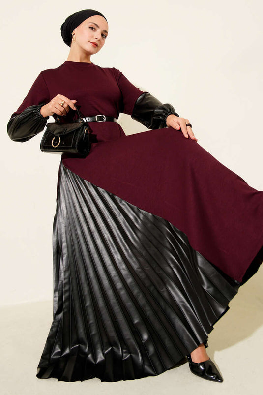 فستان بحزام من الجلد باللون العنابي