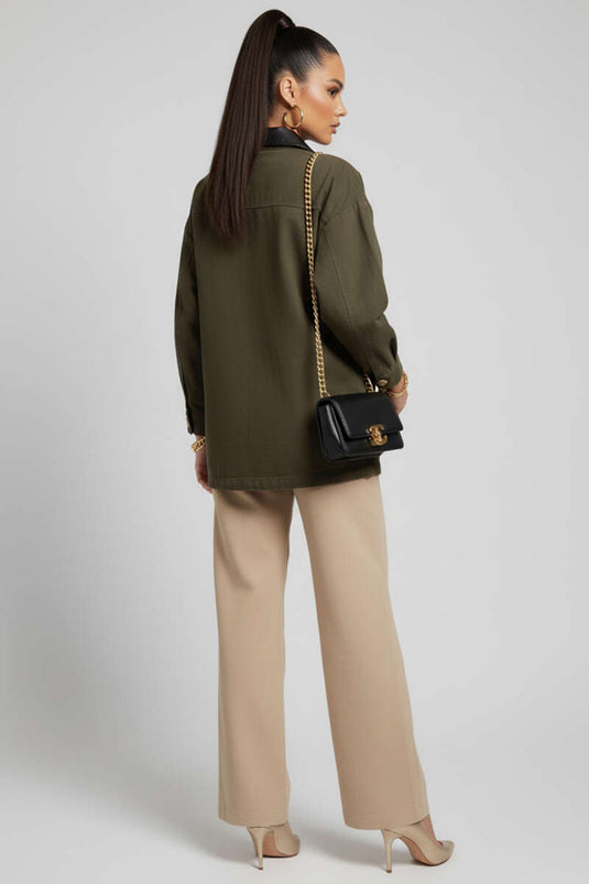 جاكيت بأزرار وياقة قميص من الجلد، لون كاكي