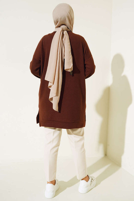 Marron avec écusson logo en cuir