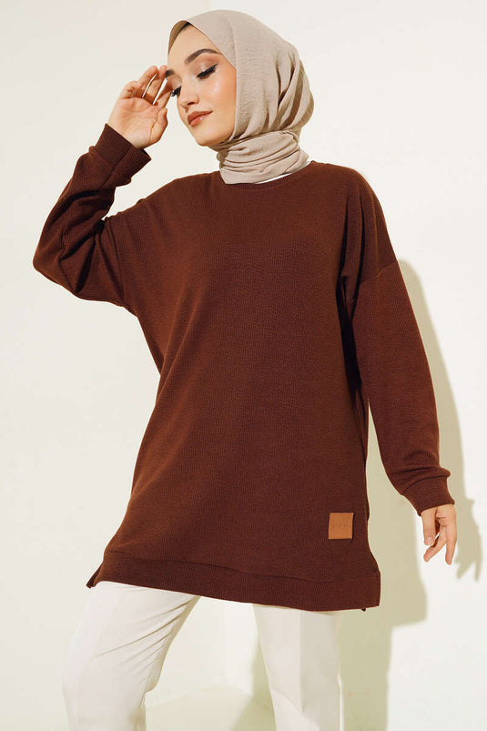 Marron avec écusson logo en cuir