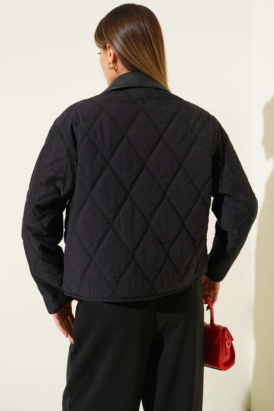 جاكيت قصير مبطن بياقة جلدية سوداء