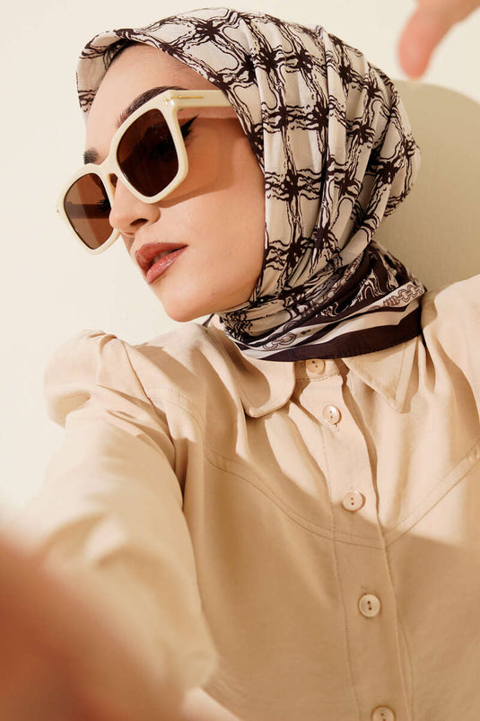 Assortiment de 10 foulards à motifs couleur café foncé