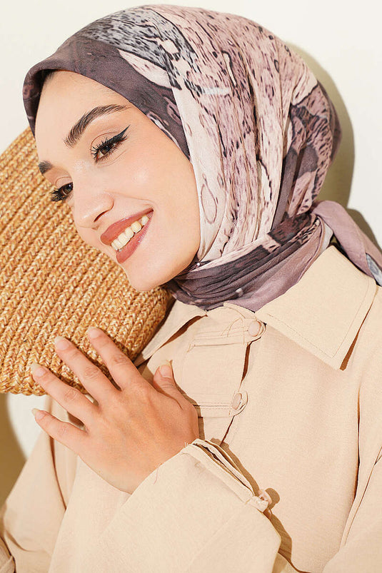 وشاح أيضا من الخيزران مزخرف بلون القهوة الناعمة