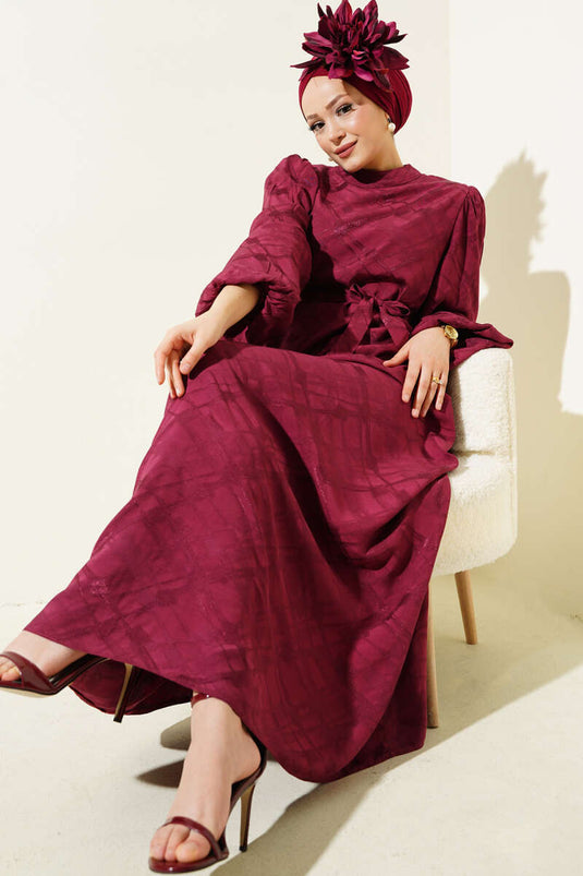 فستان جاكار بحزام وأكمام منفوخة منقوش، لون عنابي