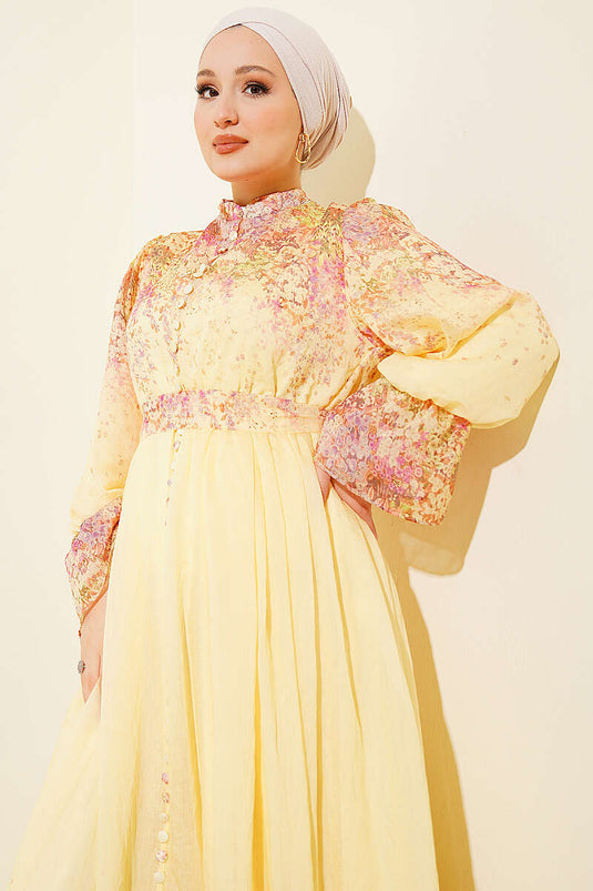Robe à ceinture élastique imprimée aux poignets et à la taille, jaune