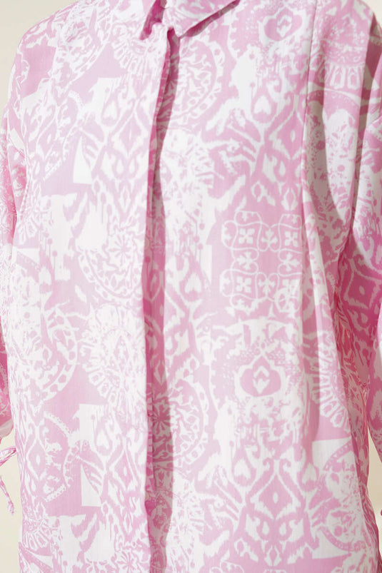 Chemise à motifs nouée à la cheville rose