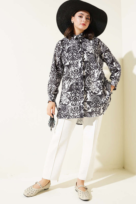 Gemustertes Hemd mit Knöchelschnürung in Schwarz