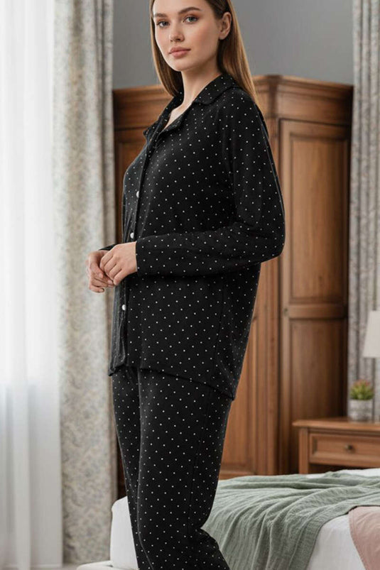 طقم بيجامة من الجلد المدبوغ المزخرف بأزرار ونقوش نقاط سوداء