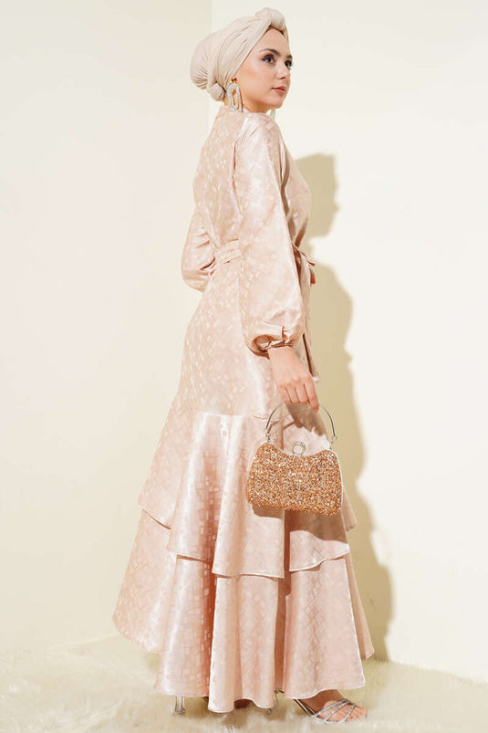 فستان جاكار منقوش بكشكشة باللون البيج