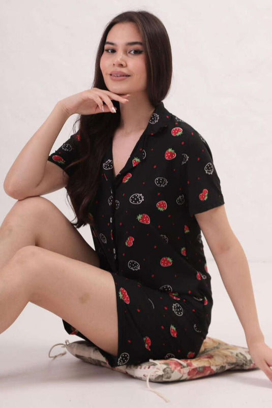 Desenli Gömlek Yaka Şortlu Pijama Takımı Siyah Kırmızı