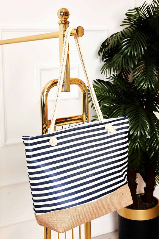 Strandtasche mit gemustertem Strohdetail -130