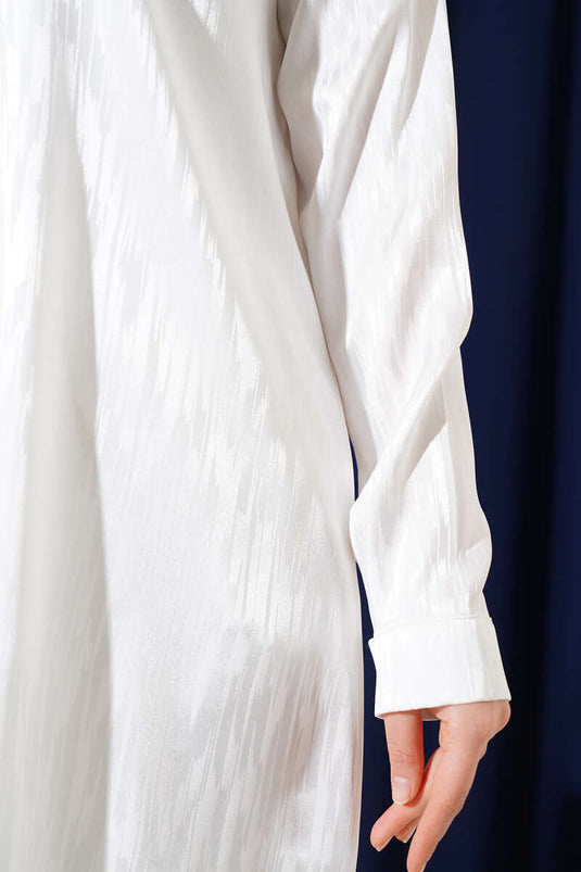 طقم تونيك جاكار منقوش مكون من قطعتين باللون الأبيض