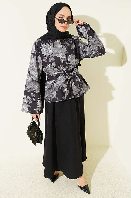 Ensemble deux pièces noir à jupe double avec ceinture à motif