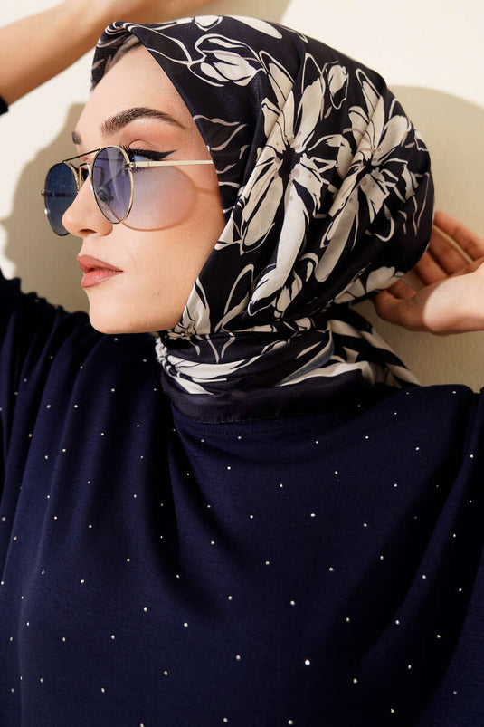 Assortiment de 5 foulards à motifs bleu marine