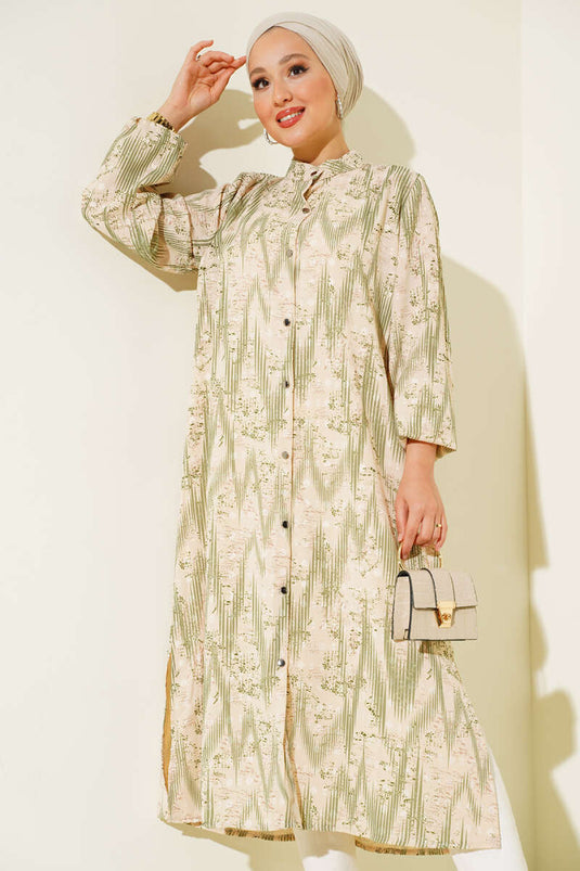 Langes Hemd mit gemusterten Metallknöpfen in Grün