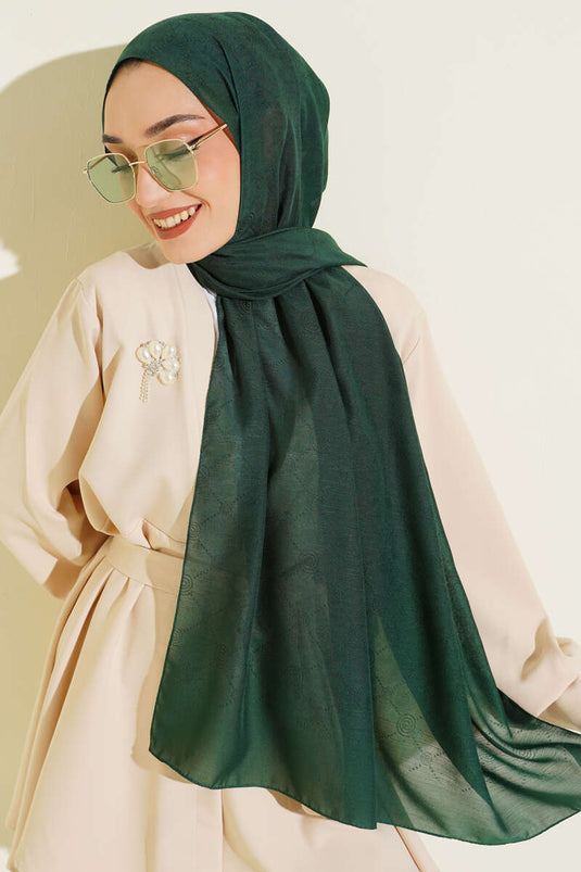 شال منقوش بنقشة الأحرف الأولى باللون الزمردي