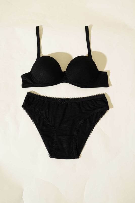 طقم حمالة صدر مبطنة ذات نمط ذاتي باللون الأسود