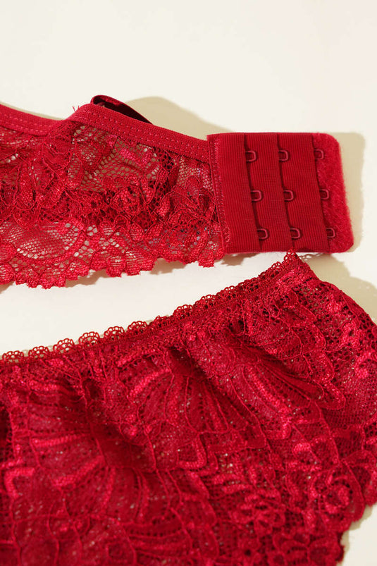 طقم حمالة صدر بدون بطانة وحزام متقاطع - لون عنابي