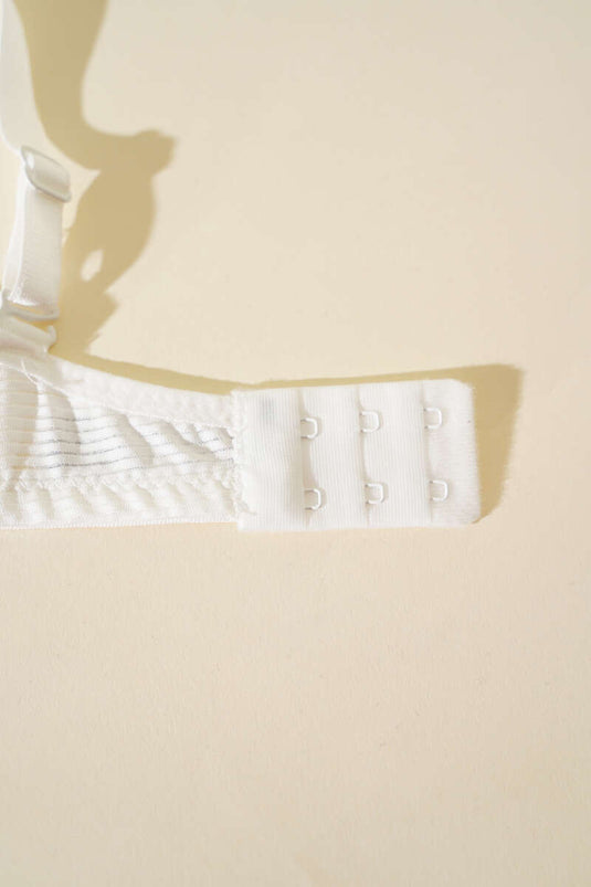 حمالة صدر مخططة غير مبطنة بلون البيج الفاتح