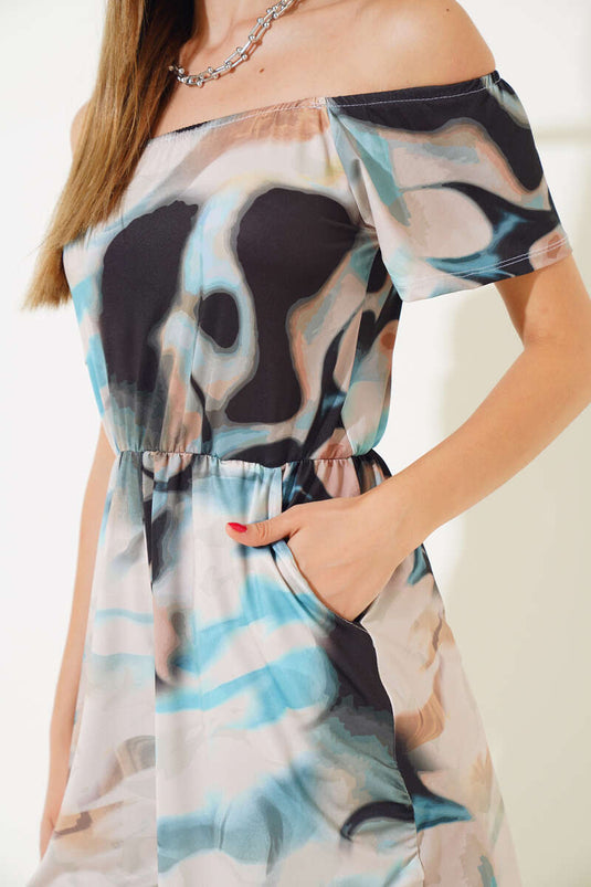 شورتات مطبوعة رقميًا باللون البيج