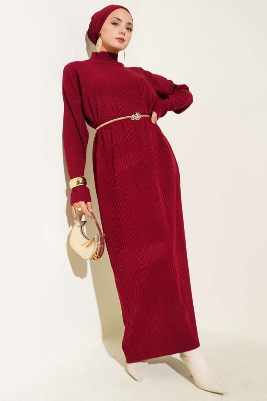 Robe en maille côtelée à col montant bordeaux