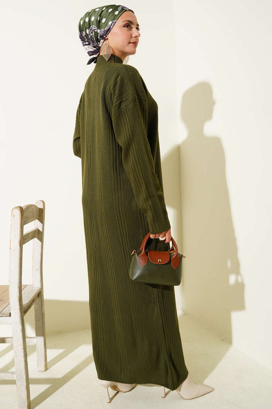 Robe en maille côtelée à col montant, kaki