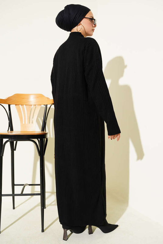 Robe en maille côtelée à col montant noire