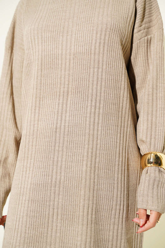 Robe en maille velours côtelé à col montant couleur vison