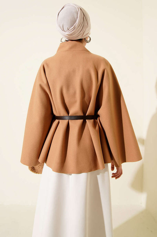 Dik Yaka Gold Düğmeli Kaşe Panço Camel