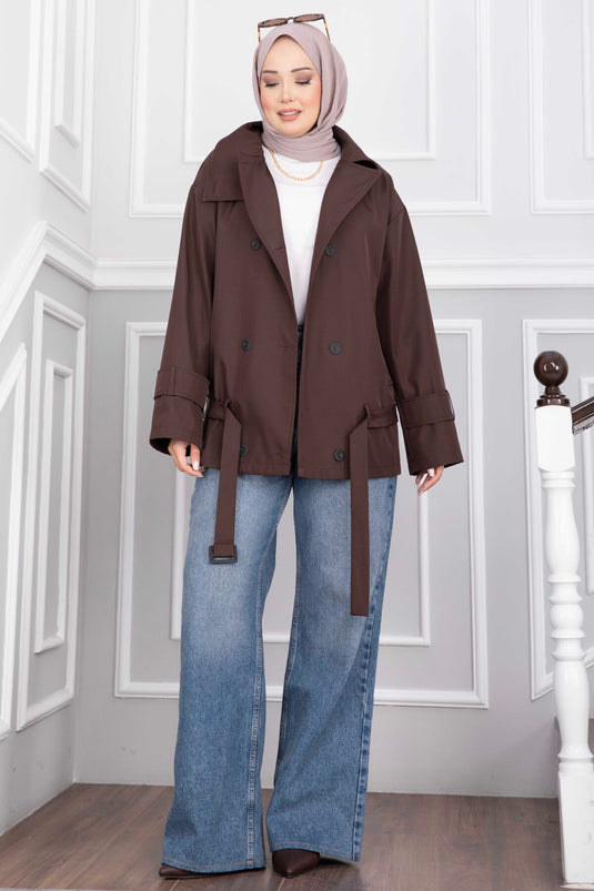 Kurzer Trenchcoat Mit Gürtel Und Weitem Kragen In Kaffee Farbe