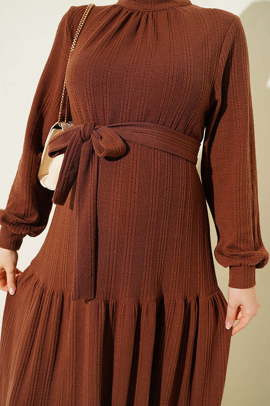 Robe En Maille À Col Roulé Et Motif Marron