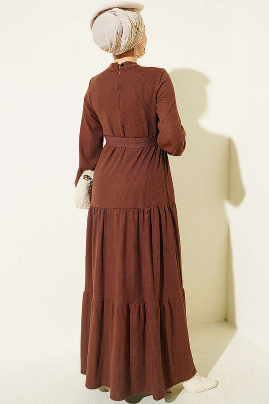 Robe En Maille À Col Montant Et Motif Marron