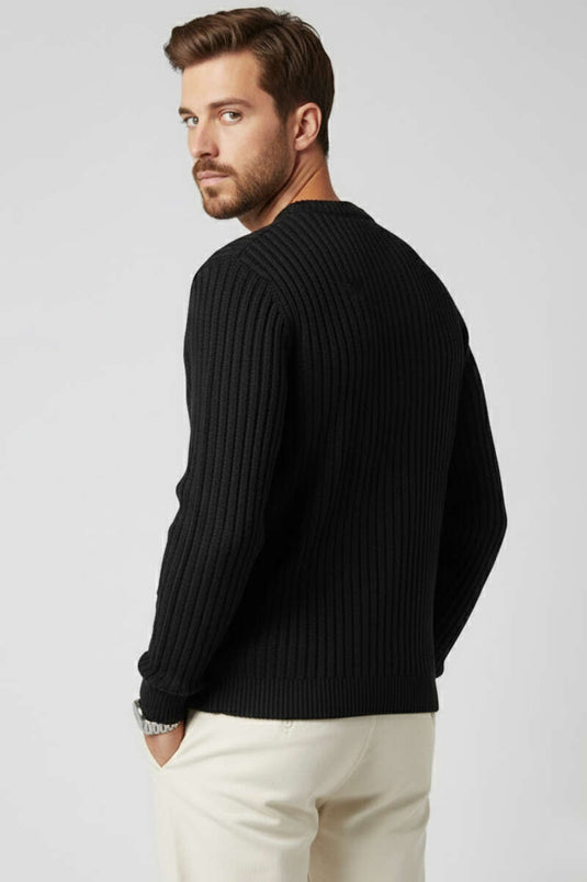 Schwarzer Herren-Strickpullover mit vertikalen Streifen und Rippstrickmuster