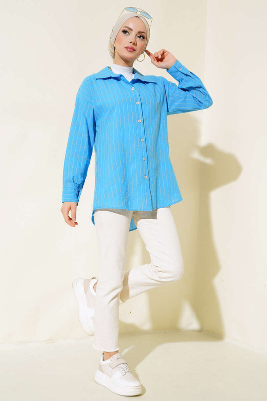 قميص مخطط عموديا أزرق