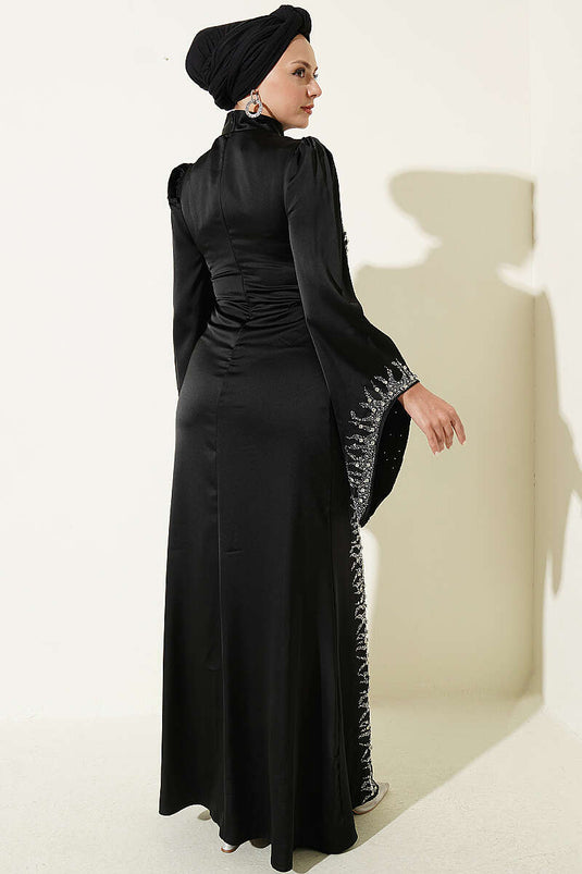 Schwarzes Satin Abendkleid Mit Besticktem Drapé