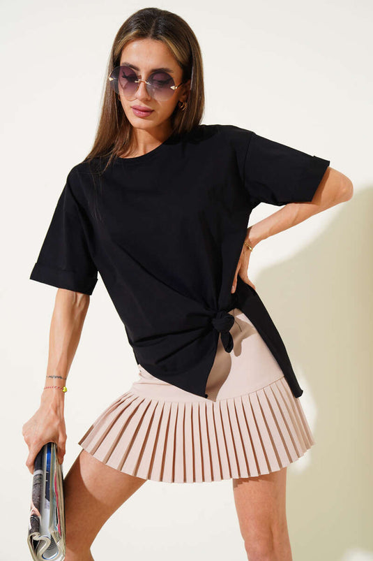 Schwarzes T-Shirt mit doppelten Ärmeln und Seitenschlitzen