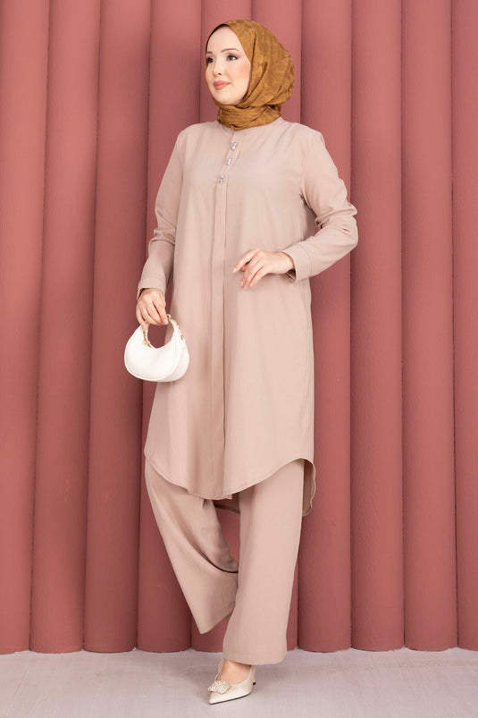 Ensemble tunique et pantalon avec bouton accessoire, couleur vison