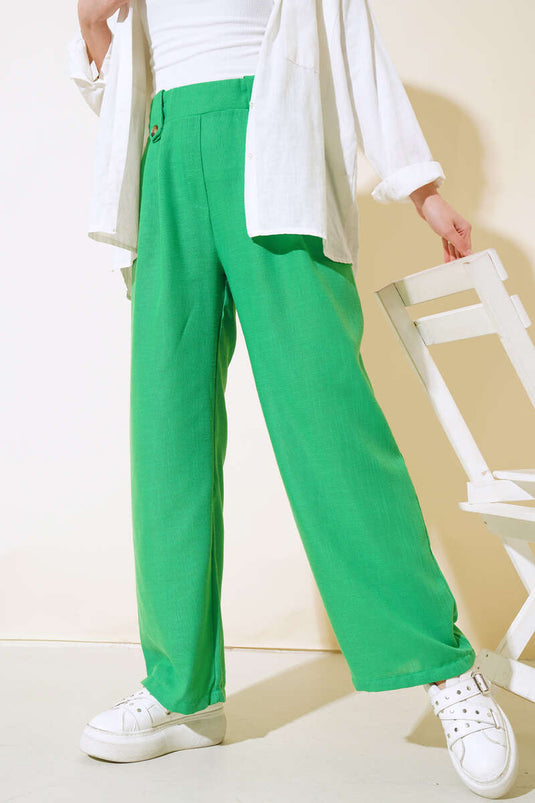 Weite Hose aus Leinen mit Knopfdetail in Grün