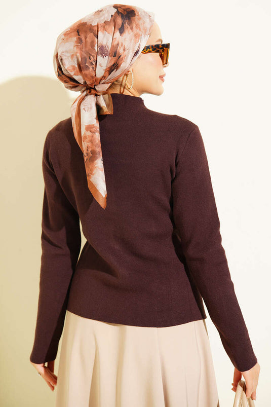 Strickjacke Mit Rüschen Und Knöpfen In Scharfem Braun