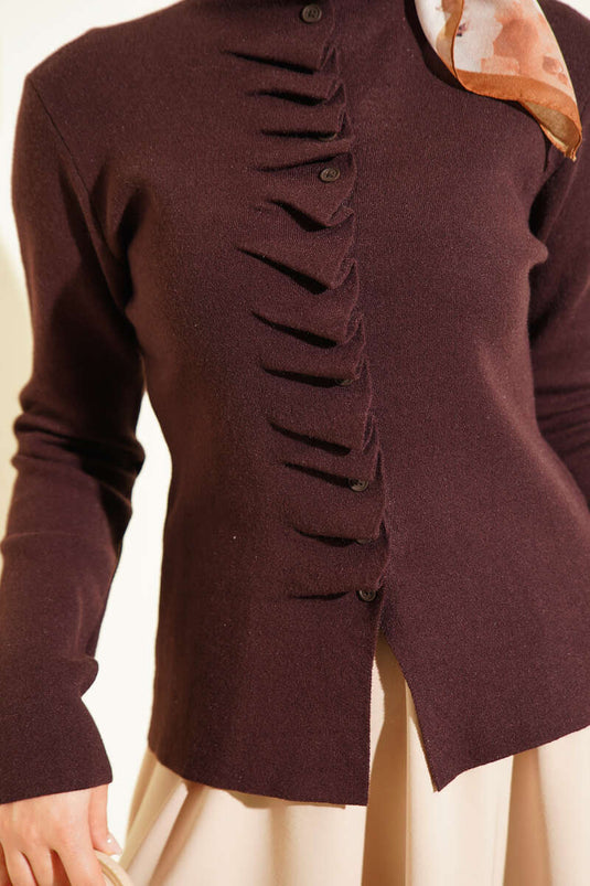 Strickjacke Mit Rüschen Und Knöpfen In Scharfem Braun