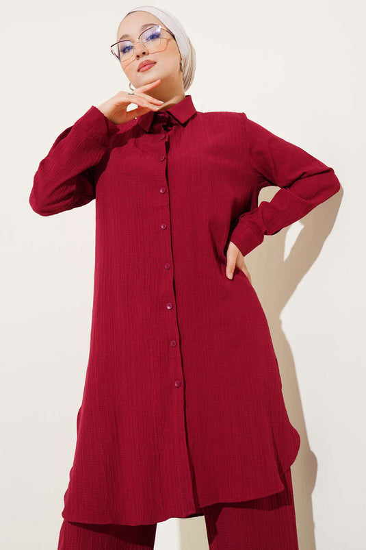 Zweiteiliger Anzug mit Knöpfen aus Baumrinde in Burgunderrot