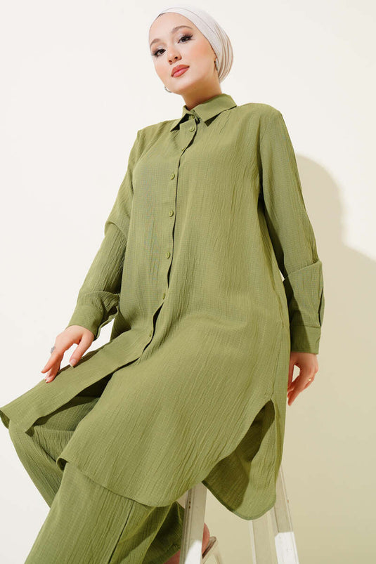 Zweiteiliges Set mit Knöpfen aus Baumrinde Grün