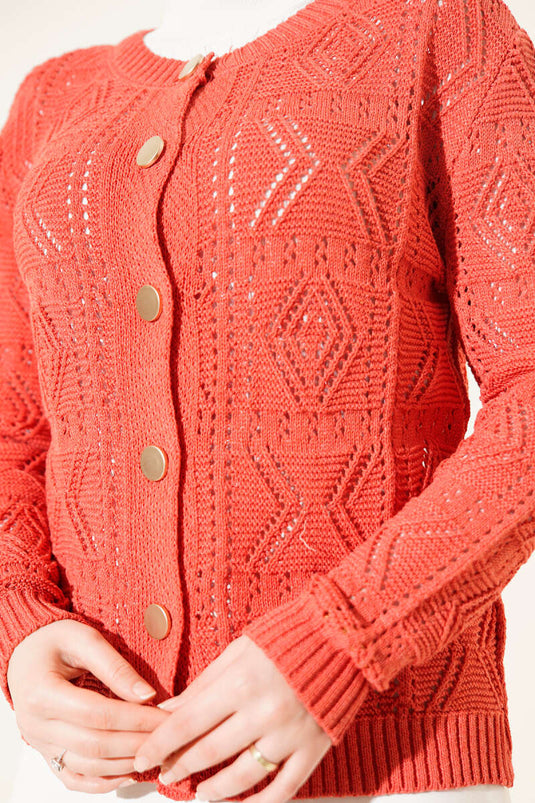 Kort gebreid vest met knopen en ajourpatroon, koraalrood
